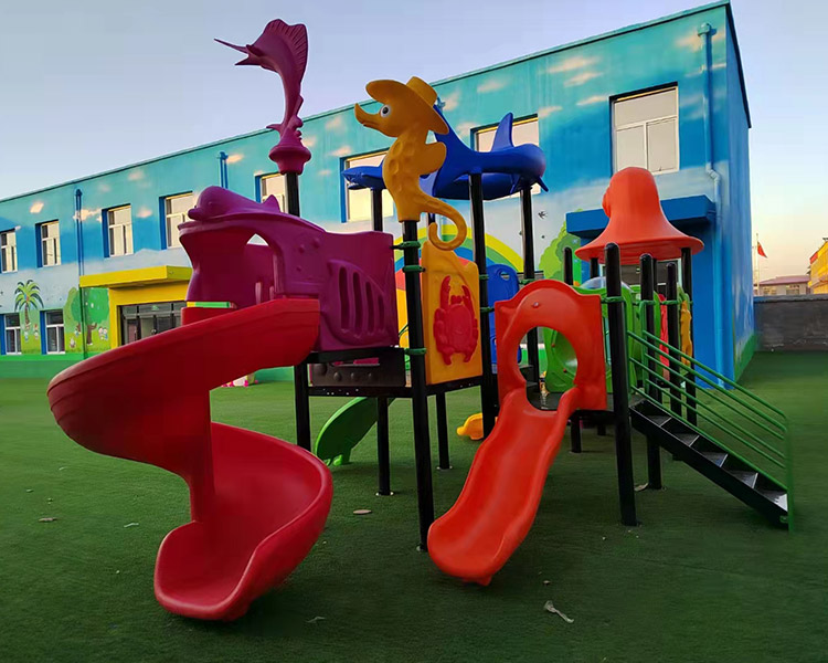 振鹏幼教玩具总结，太原幼儿园滑梯受孩子们欢迎的原因有哪些？